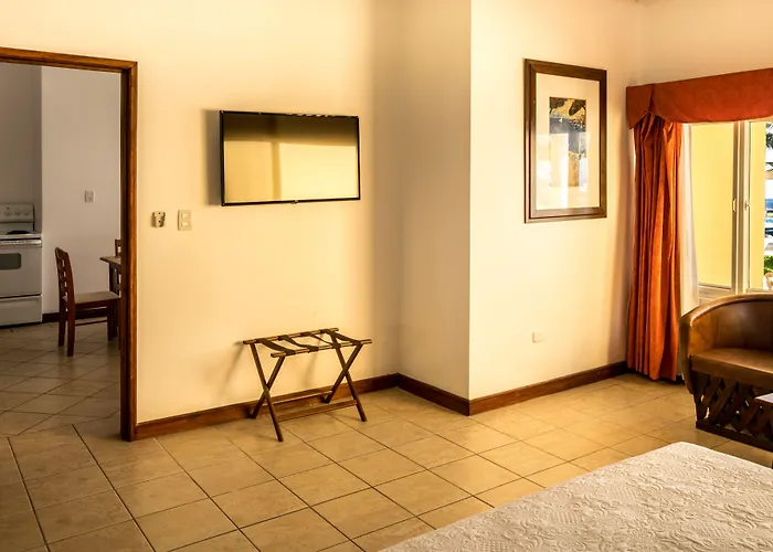 Hotel Cayman Suites - Beachfront