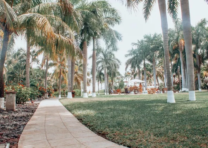 Dos Mundos Pacific Resort